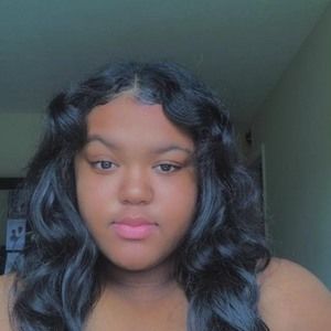 Meet your Posher, Kamari